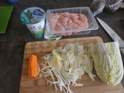 Pekino kopūstas su ryžiais, vištiena ir pomidorų-grietinės padažu Žingsnis 2