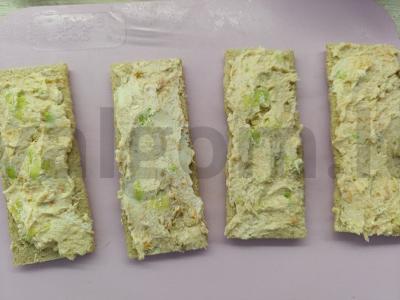 Žuvies užkandis ant krekerių Žingsnis 3