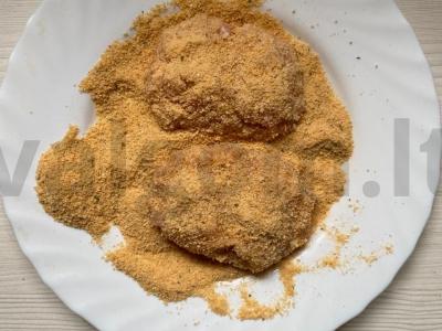 Smulkintos vištienos kotletai su sūriu džiovintame apvalkale Žingsnis 6