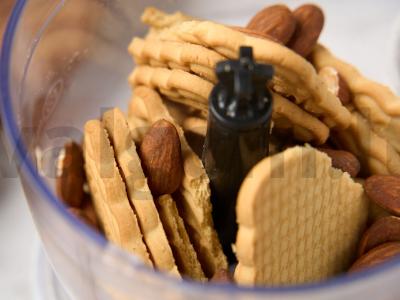 Sūrio pyragas su abrikosais Žingsnis 1