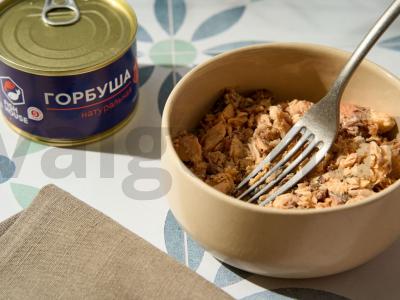 Salotas „Mimoza“ su lašiša ir kiaušinių blyneliu Žingsnis 5