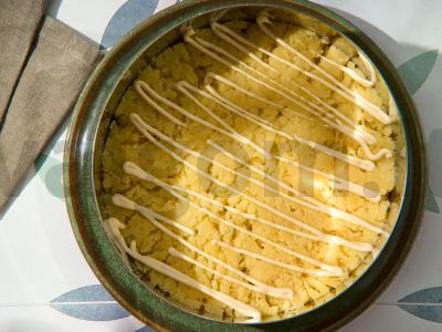 Salotas „Mimoza“ su lašiša ir kiaušinių blyneliu Žingsnis 7