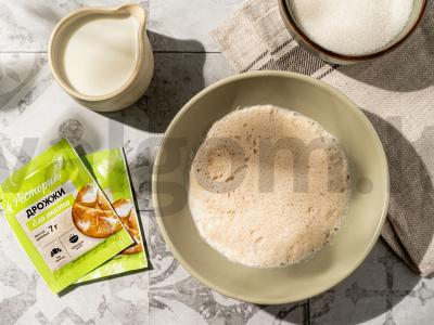 Mielinis duonos pyragas su aguonomis ir kreminiu sūriu Žingsnis 1