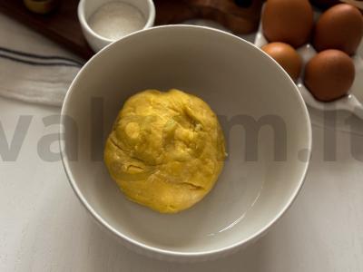 Tortas su vaisiais ir želė Žingsnis 4