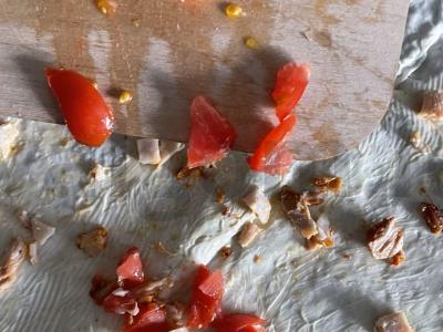 Namų ritinėliai su pomidoru ir vištienos šlaunelėmis Žingsnis 6