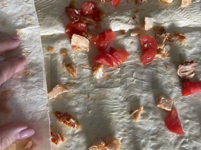 Namų ritinėliai su pomidoru ir vištienos šlaunelėmis Žingsnis 7