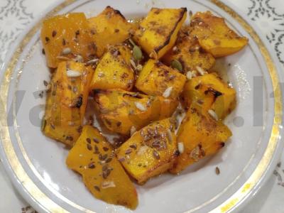 Moliūgas su cinamonu ir medumi orkaitėje pagrindine nuotrauka