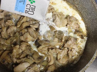 Juliens su vištienos filė, sūriu ir pievagrybiais Žingsnis 8