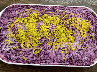 Silkė po šubomis su raudonuoju svogūnu pagrindine nuotrauka