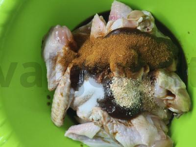 Vištienos sparneliai su barbekiu Žingsnis 2