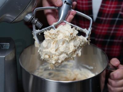 Sūrio biskvitas Žingsnis 3