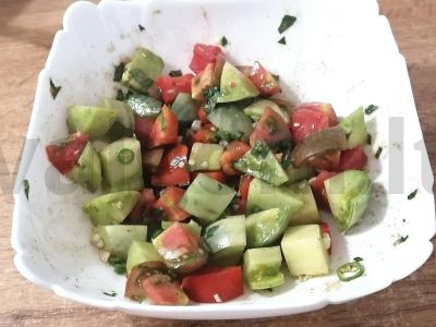 Užkandis iš raudonųjų ir žaliųjų pomidorų Žingsnis 8