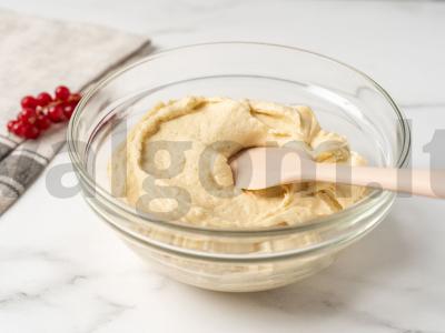 Muffinai su raudonosiomis serbentais Žingsnis 4