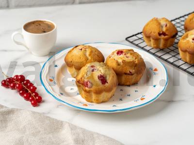 Muffinai su raudonosiomis serbentais pagrindine nuotrauka