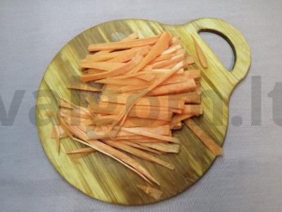 Kiauliena, troškinta sojų padaže Žingsnis 2