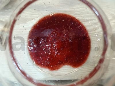 Spanguolių ir aviečių gėrimas su mėtomis Žingsnis 3