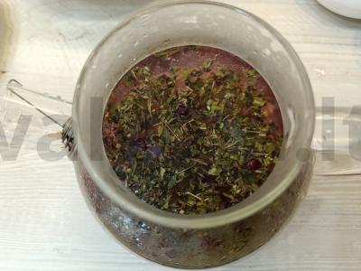 Spanguolių ir aviečių gėrimas su mėtomis Žingsnis 6