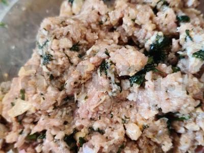 Lula kebabas su karčiu ir šviežiais žalumynais Žingsnis 3