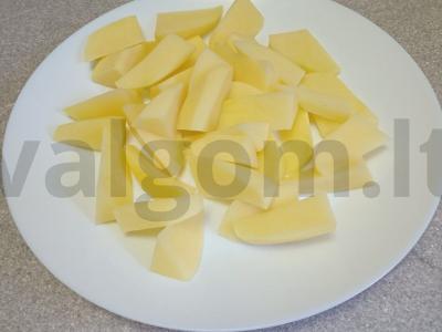 Vištienos blauzdelės, keptos su daržovėmis ir karčiu Žingsnis 2