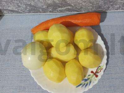 Keptas vištienos filė su bulvėmis ir prieskoniais Žingsnis 1