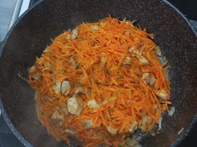 Keptas vištienos filė su bulvėmis ir prieskoniais Žingsnis 6