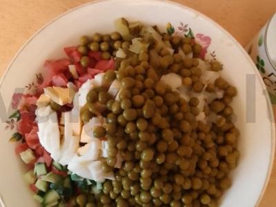 Olivje su rūkytomis dešrelėmis Žingsnis 6