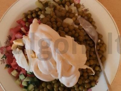 Olivje su rūkytomis dešrelėmis Žingsnis 7