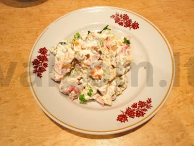 Olivje su rūkytomis dešrelėmis pagrindine nuotrauka