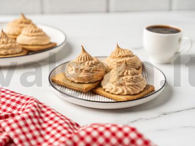 Saldainis iš sausainių pagrindine nuotrauka