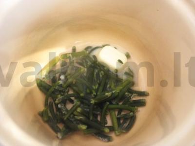 Greitai paruošiamas sriuba su makaronais mėsos sultinyje Žingsnis 1