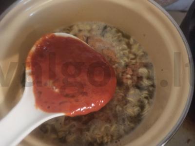 Greitai paruošiamas sriuba su makaronais mėsos sultinyje Žingsnis 5