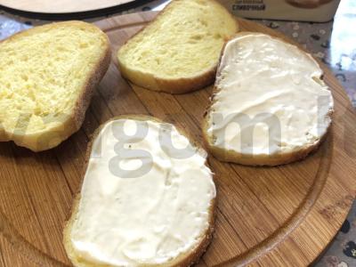 Sumuštiniai su šprotų ir pomidorų Žingsnis 1