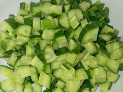 Rusų-italų salotas su agurkais ir alyvuogėmis Žingsnis 2