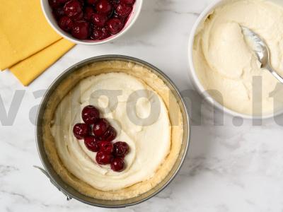 Smėlinis pyragas su varške ir vyšniomis Žingsnis 6