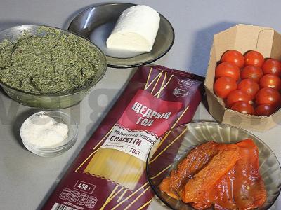 Makaronai su pesto padažu ir mocarela Žingsnis 1