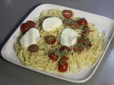 Makaronai su pesto padažu ir mocarela Žingsnis 8