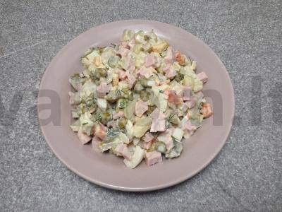 Salotas „Stolichny“ per 35 minučių pagrindine nuotrauka