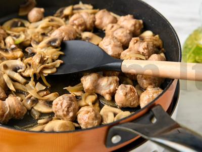 Grikių risotto su dešrelėmis ir grybais Žingsnis 2