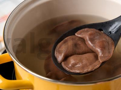 Šokoladiniai virtinukai su varške ir vyšniomis Žingsnis 6