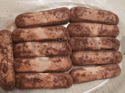 Tiramisu su kakava ir grietinėle pagrindine nuotrauka