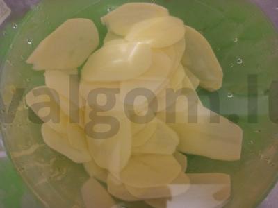 Natūralūs bulvių traškučiai su druska Žingsnis 2