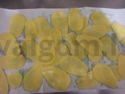 Natūralūs bulvių traškučiai su druska Žingsnis 3