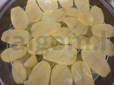 Natūralūs bulvių traškučiai su druska Žingsnis 5