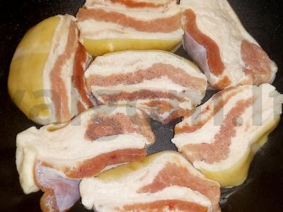 Kiaulienos krūtinėlė su bulvėmis aluje Žingsnis 2