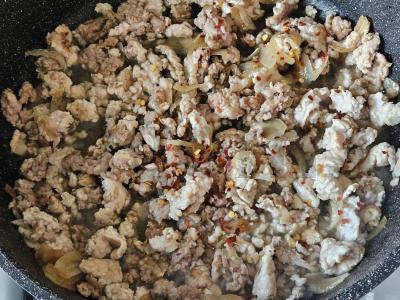 Tajų salotas „Lab“ Žingsnis 3