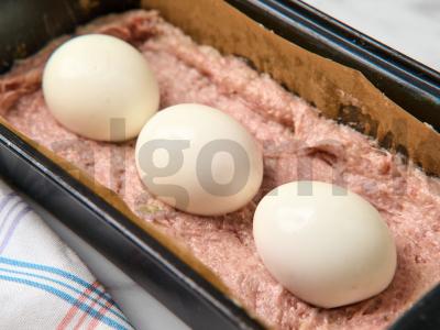 Mėsos kepinys su kiaušiniu Žingsnis 4