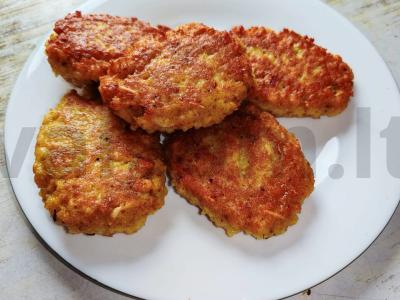 Menkių faršo kotletai pietums pagrindine nuotrauka