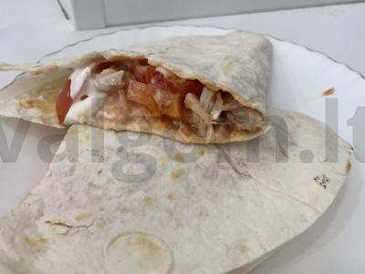 Lavašas su rūkytomis vištienos gabalėliais pagrindine nuotrauka