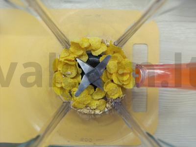 Obuolių-bananų smoothie su dribsniais Žingsnis 1