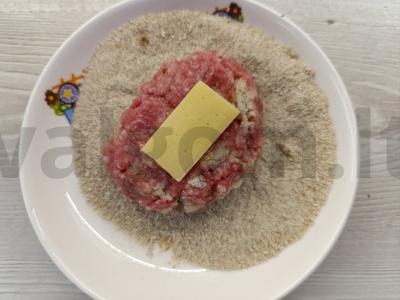 Kotletai su sūriu orkaitėje Žingsnis 4